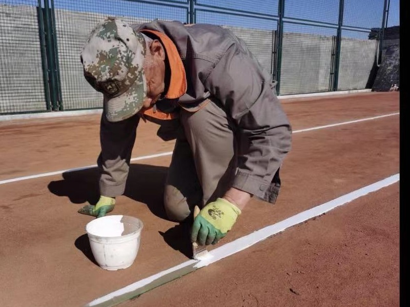 1686129953164089.jpg 紅土球場(chǎng)現(xiàn)場(chǎng)施工圖3.jpg