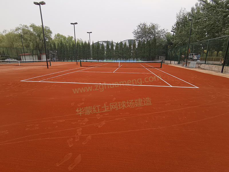 臨汾市紅土網(wǎng)球場(chǎng)正式修建完工